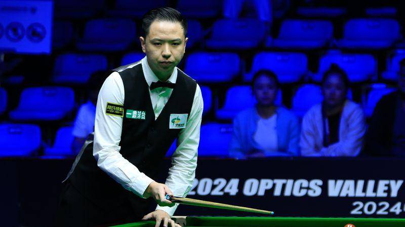 上海大师赛：丁俊晖1-6惨败赵心童，真打不过了，4强决出3席