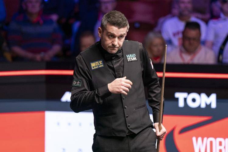 上海大师赛:丁俊晖1-6惨败赵心童,真打不过了,4强决出3席