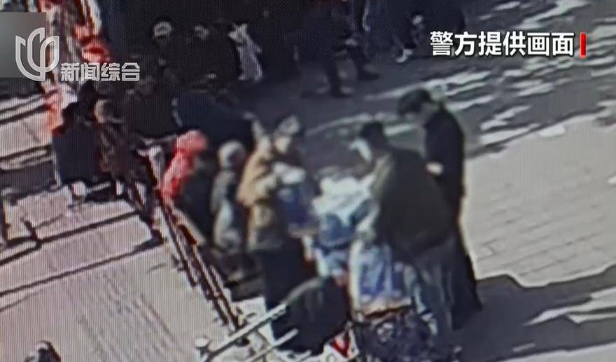 女子白天扫码下载APP领卷纸，半夜账户里2万多元存款消失，无任何短信提醒：领完纸卸载APP也不行，木马病毒已植入手机